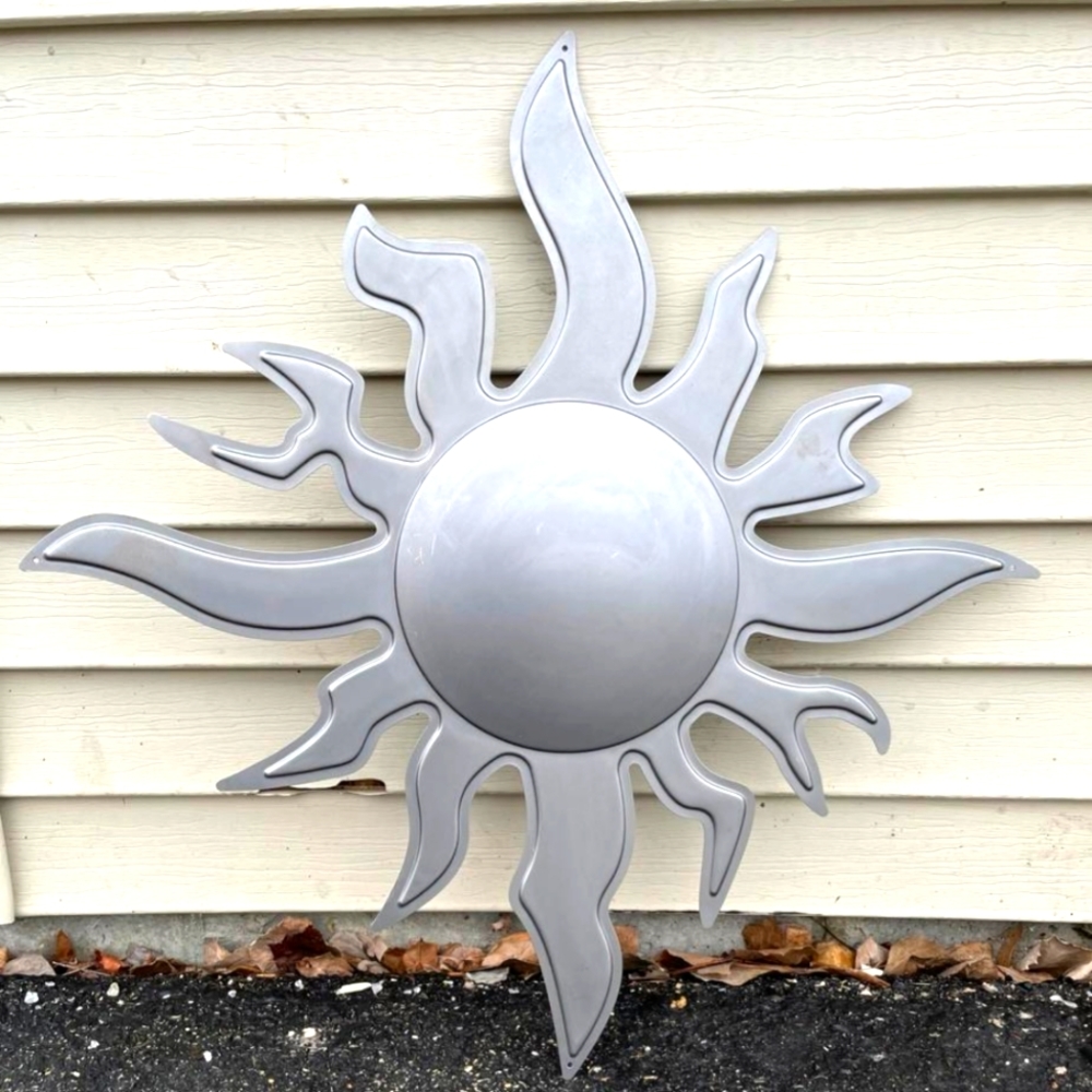 Metal Sun 25x25in